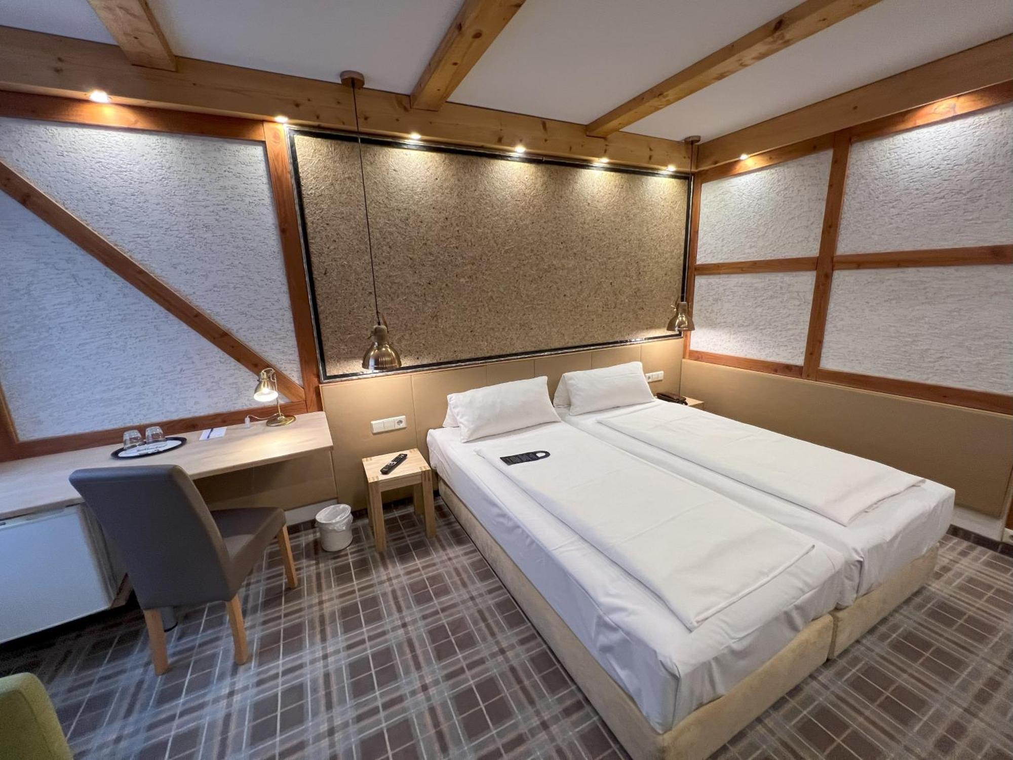 باد ميرغنثيم Apart Hotel Deutschmeister المظهر الخارجي الصورة
