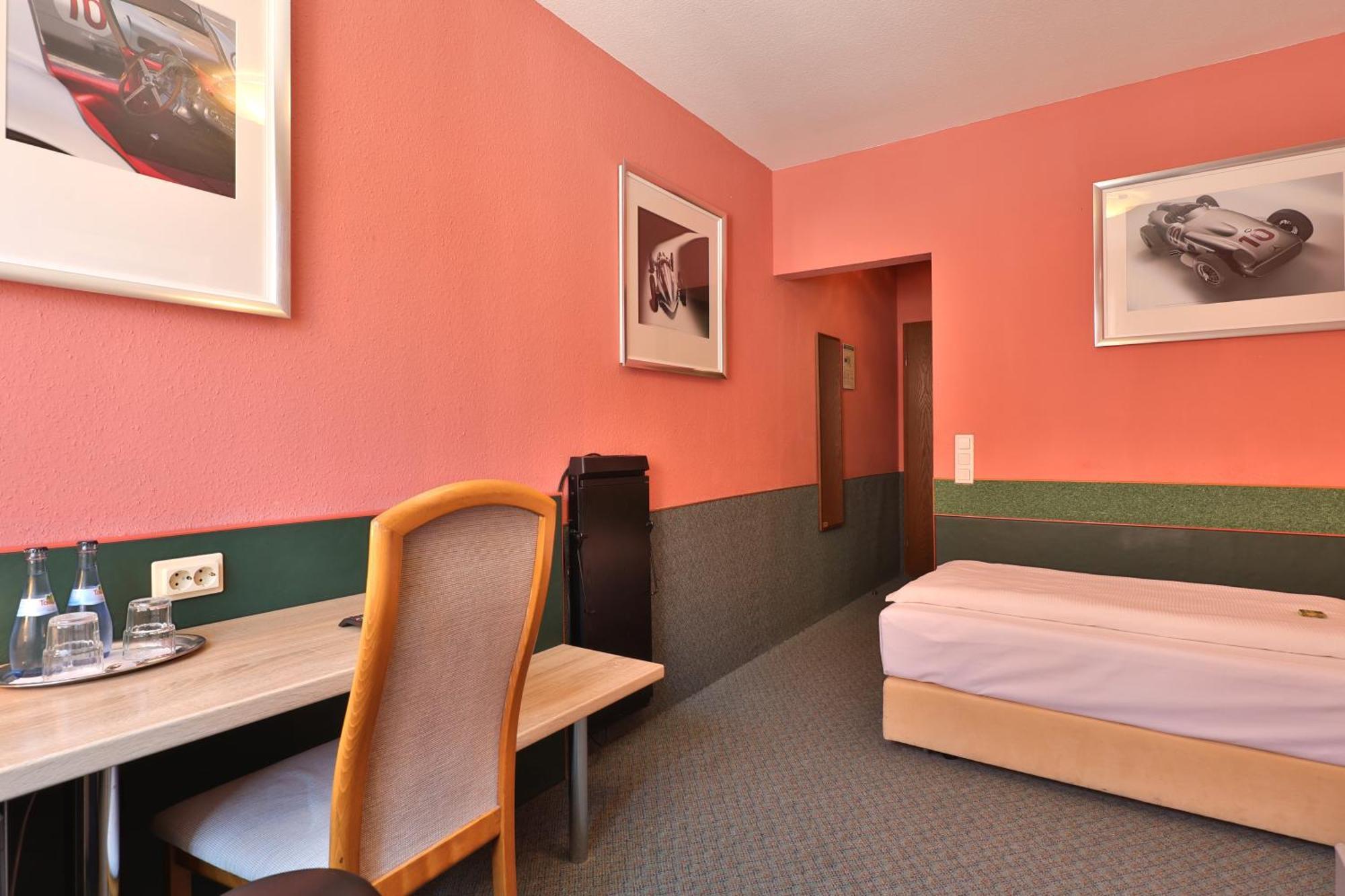 باد ميرغنثيم Apart Hotel Deutschmeister المظهر الخارجي الصورة