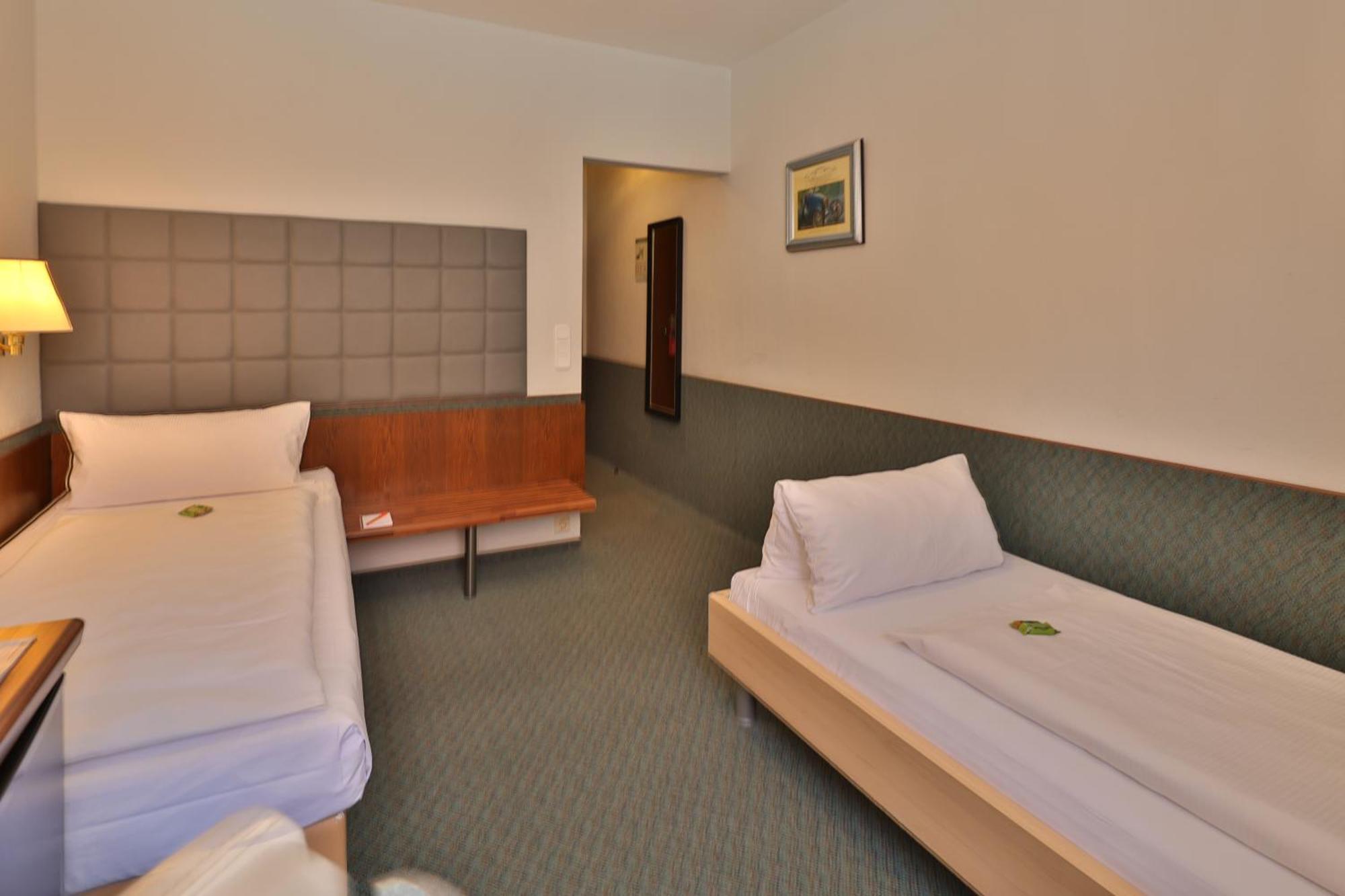 باد ميرغنثيم Apart Hotel Deutschmeister المظهر الخارجي الصورة