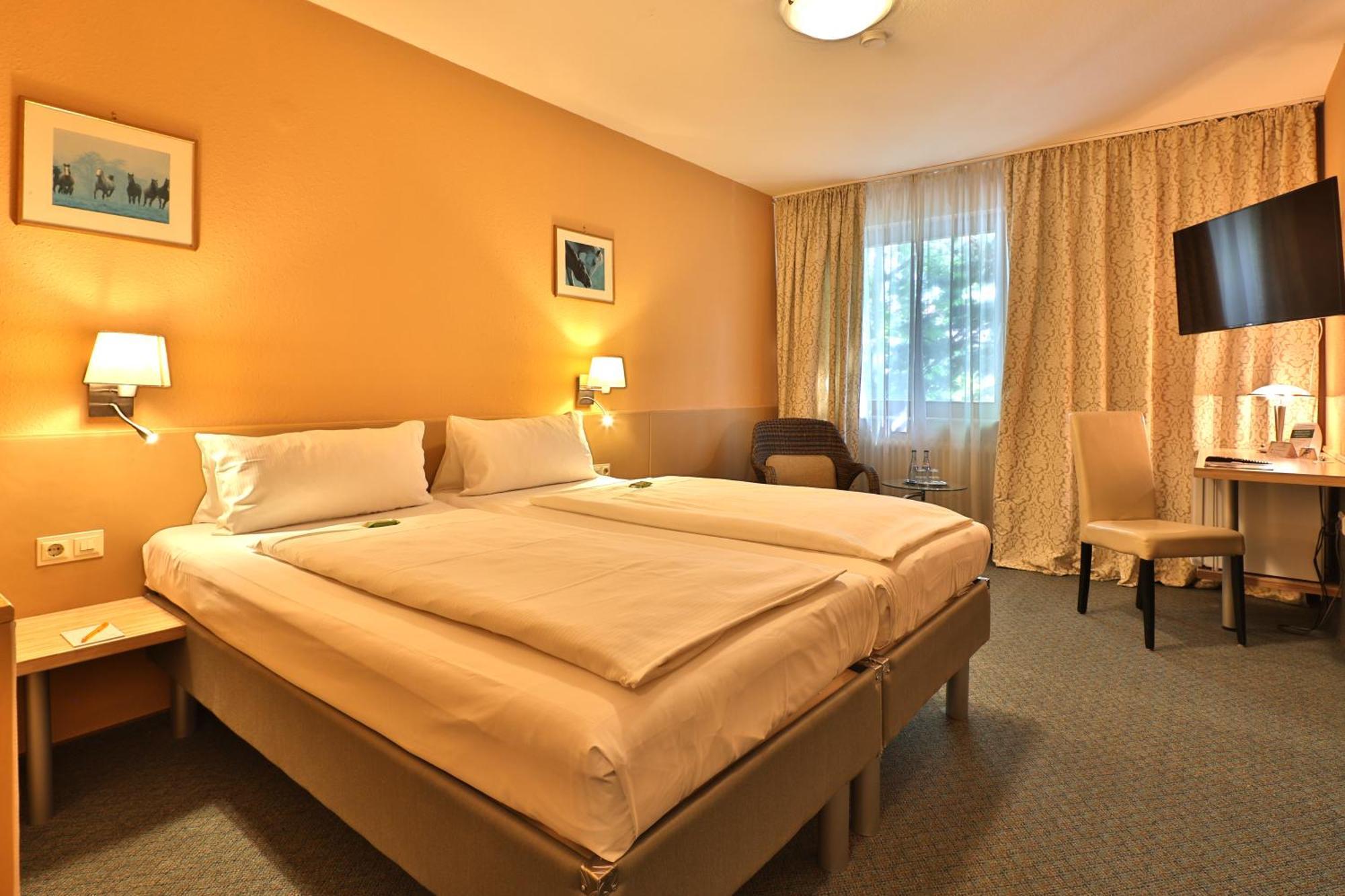 باد ميرغنثيم Apart Hotel Deutschmeister المظهر الخارجي الصورة